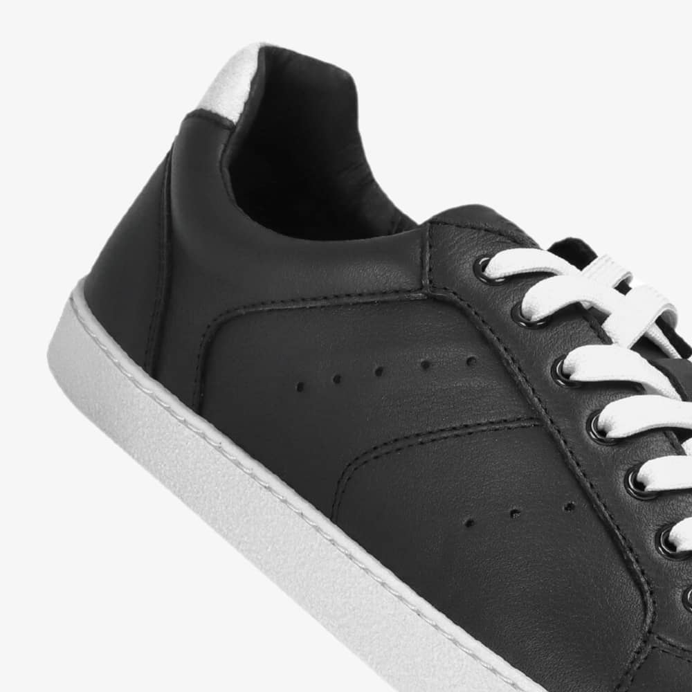 Zapatillas GROUNDIES Universe Negro y Blanco 36