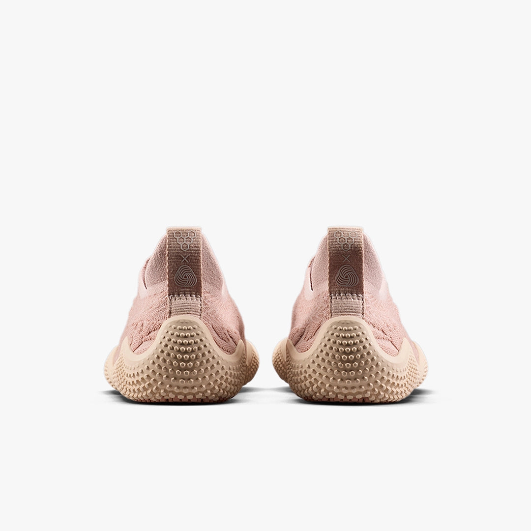 Motus Studio Sneaker