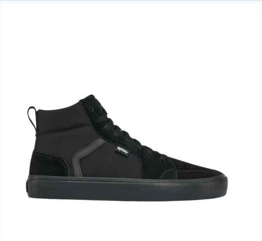 Zapatilla negra de caña alta con cordones y suela gruesa; modelo barefoot de Splay.